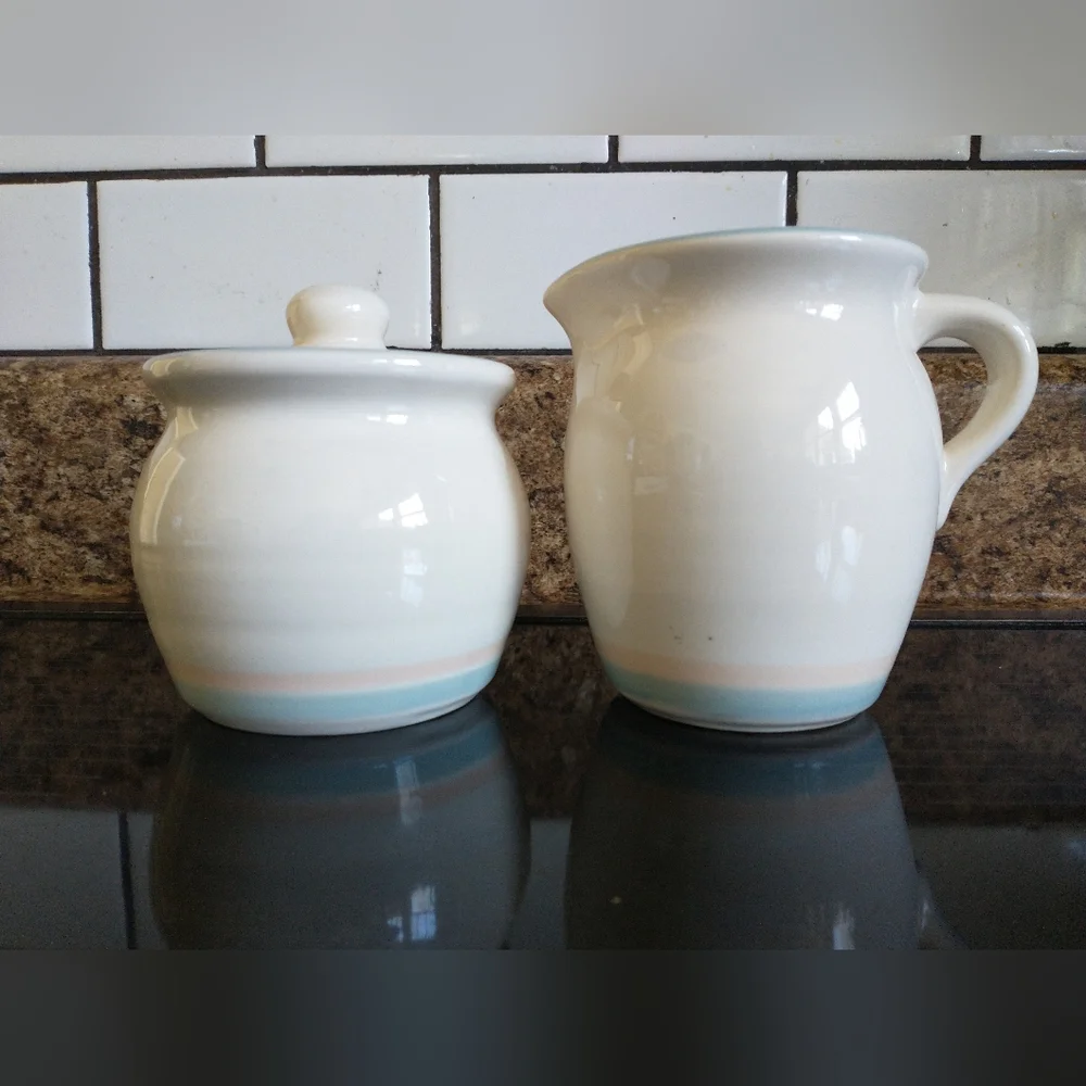 Pfaltzgraff Aura Creamer, Sugar Bowl & Shaker Set - Picture 6 of 10